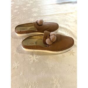 Uggs Ugg Pom Pom Mules Loafers Flats Slip Ons Brown Suede Leather Sz 9 Gorgeous